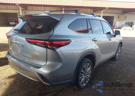 2021 Toyota Highlander Platinum z USA, uszkodzony, nr VIN 5TDFZRAH9MS079311